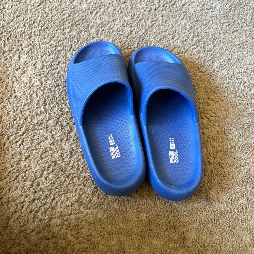 Unsex flip flops